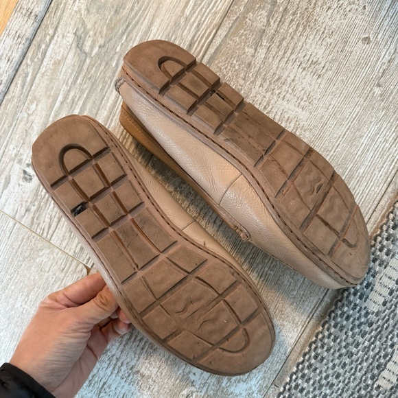 Coach Women's Tan Leather Loafers - Picture 5 of 6